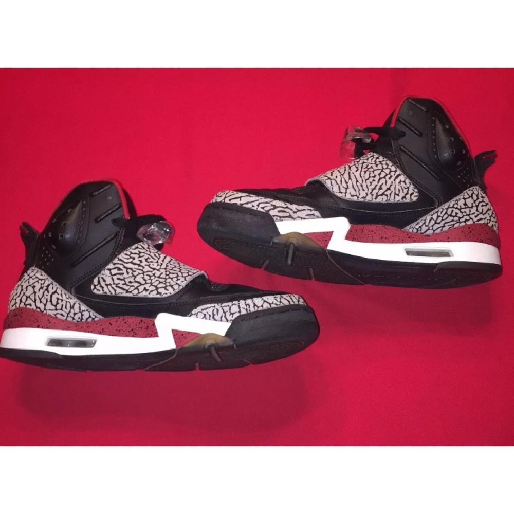 Air Jordan Beez 23 Men’s Size 7 High Top Shoes